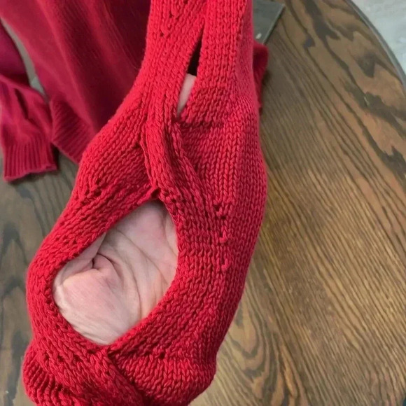 HARPER LANE Red Peekaboo Sleeve Crewneck Pullover Sweater Medium - Picture 3 of 5
